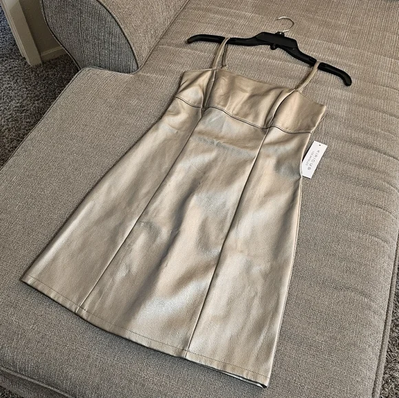 Kirious Los Angeles Silver Gray Metallic Casual Basic Mini Dress Size Small - Picture 5 of 5